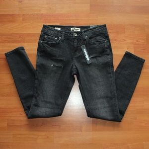 NWT Dollhouse Juniors Distressed Skinny Jeans Sz 9